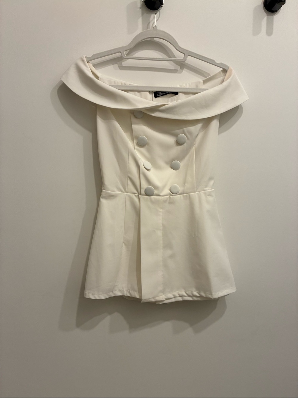 Thousand Island City White Off-Shoulder romper Skort